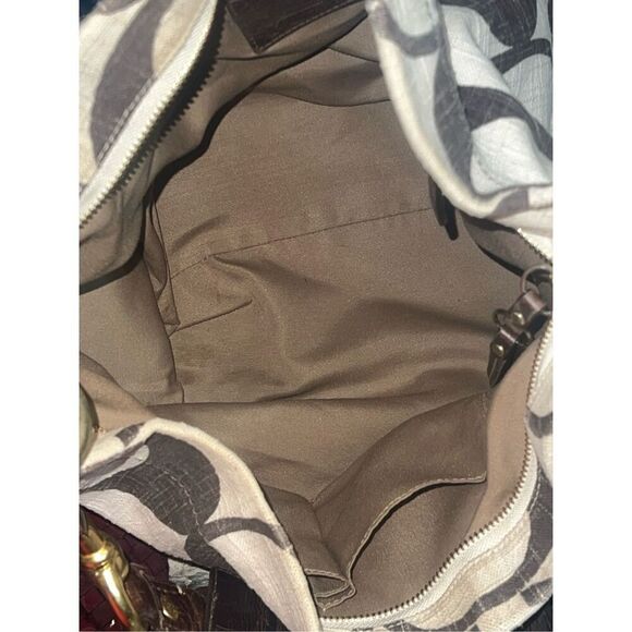 Coach Signature Carly Cream & Brown Hobo Kili Kili Shoulder Bag Purse Tote - Picture 9 of 11